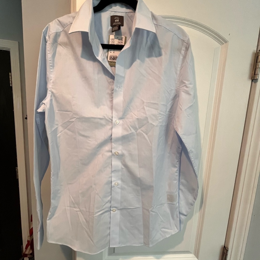 ~H&M~ Set of Two Women’s Dress Shirts